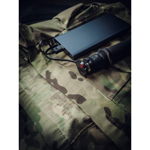 Svietidlo ručné taktické LED ARMYTEK Dobermann Pro Magnet USB, nabíjateľné - čierne