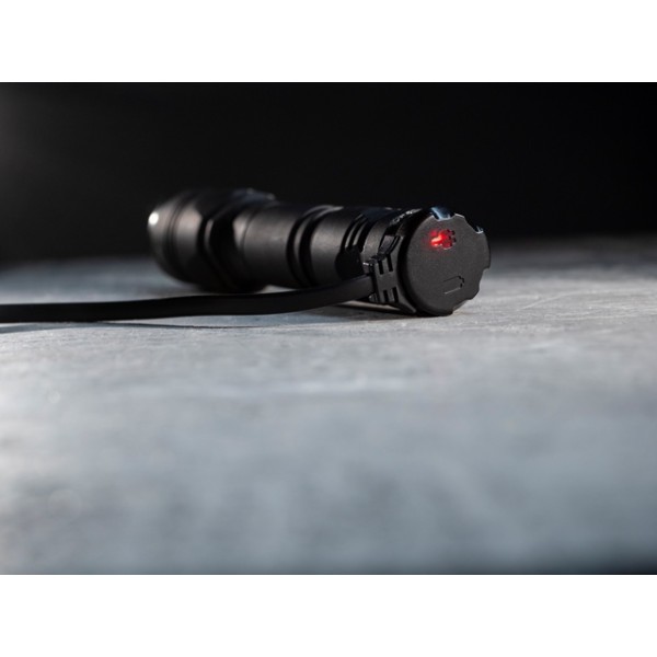 Svietidlo ručné taktické LED ARMYTEK Dobermann Pro Magnet USB, nabíjateľné - čierne