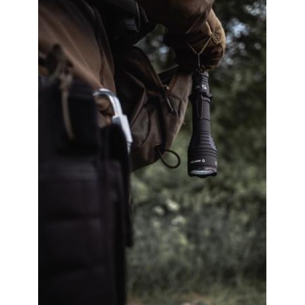 Svietidlo ručné LED ARMYTEK Viking Magnet USB Warm - nabíjateľné