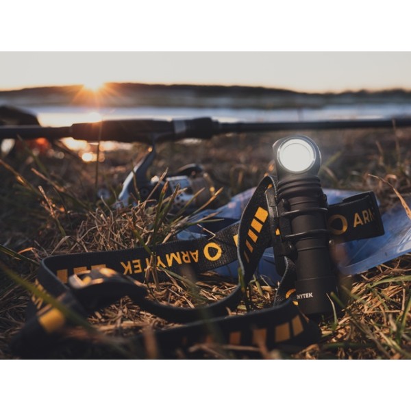 Svietidlo multifunkčné ARMYTEK Wizard C2 Magnet USB White - čierne