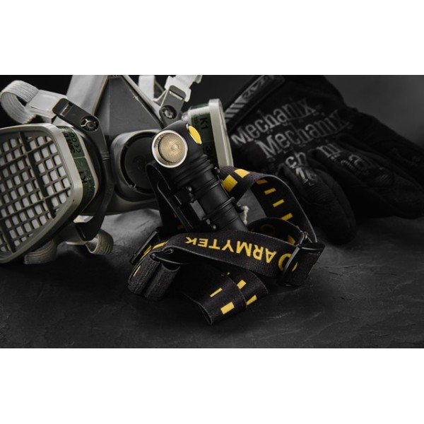 Svietidlo multifunkčné ARMYTEK Wizard C2 Pro Magnet USB Warm Light - čierne