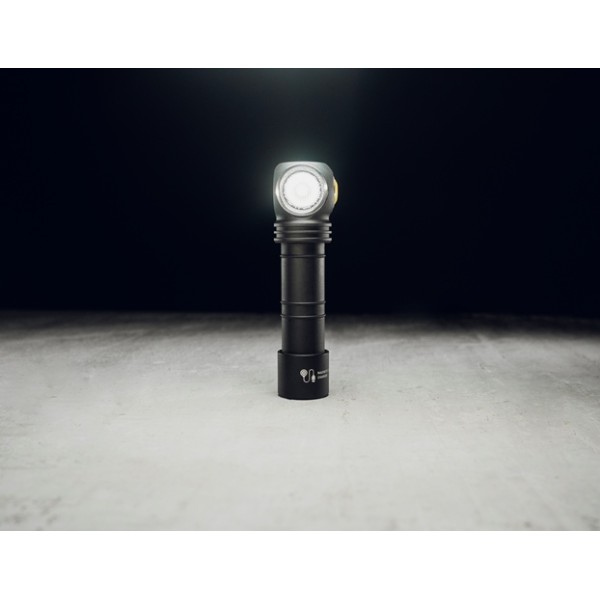 Svietidlo multifunkčné ARMYTEK Wizard C2 Pro Magnet USB Warm Light - čierne