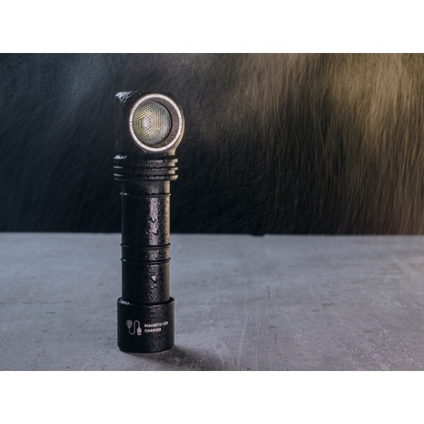 Svietidlo multifunkčné ARMYTEK Wizard C2 Pro Magnet USB Warm Light - čierne