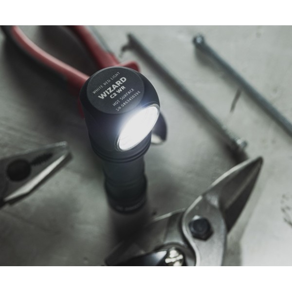Svietidlo multifunkčné ARMYTEK Wizard C2 WR Magnet USB Warm - čierne